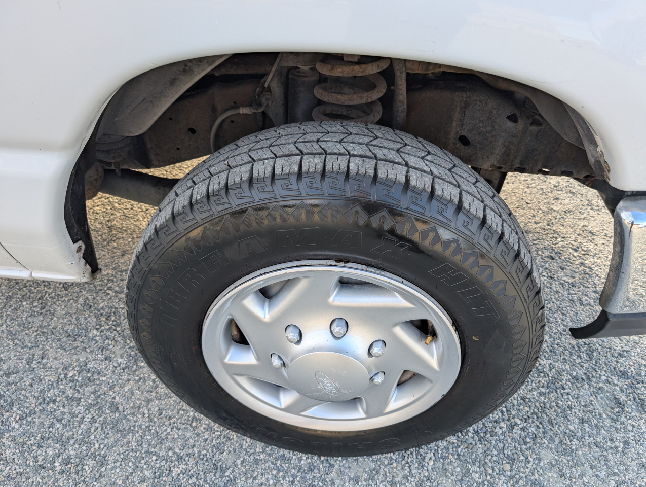 Ford Econoline E-350 XLT Super Duty 2011