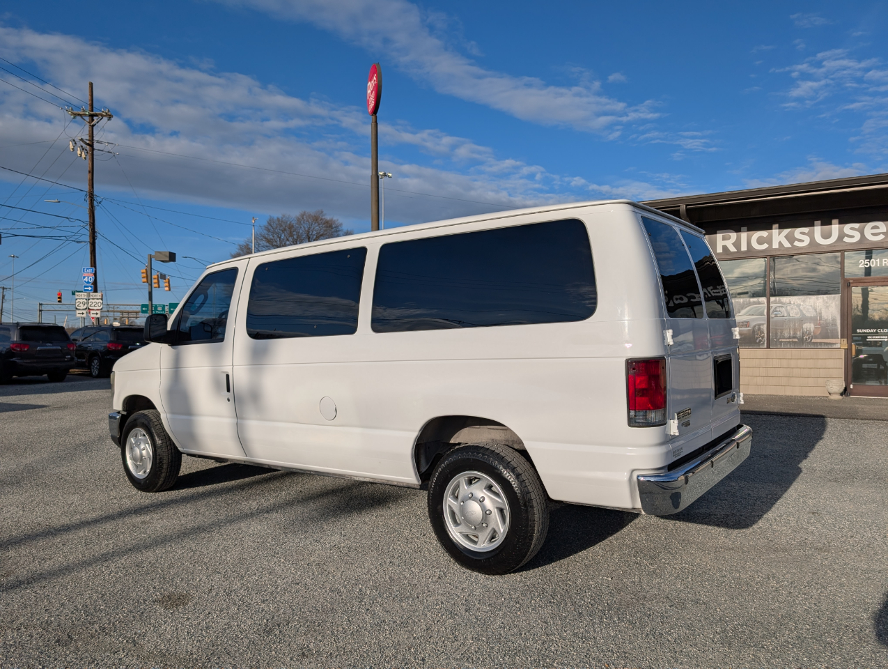 Ford Econoline E-350 XLT Super Duty 2011