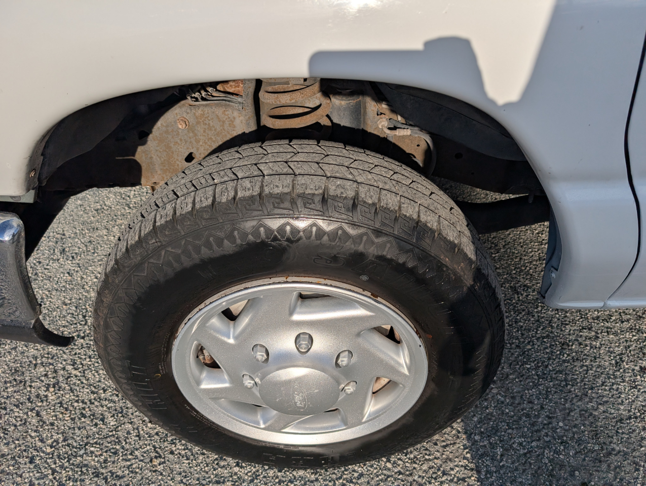 Ford Econoline E-350 XLT Super Duty 2011