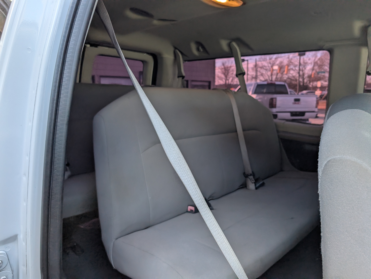 Ford Econoline E-350 XLT Super Duty 2011