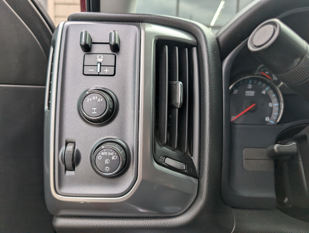 Chevrolet Silverado 2500HD LT Double Cab 4WD 2017