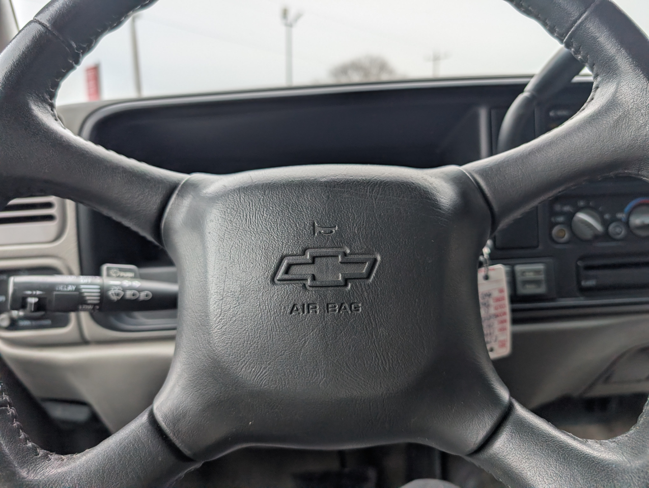 Chevrolet Suburban 1500 4WD 1999