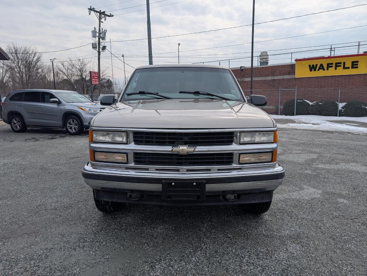 Chevrolet Suburban 1500 4WD 1999