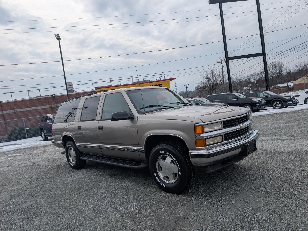 Chevrolet Suburban 1500 4WD 1999