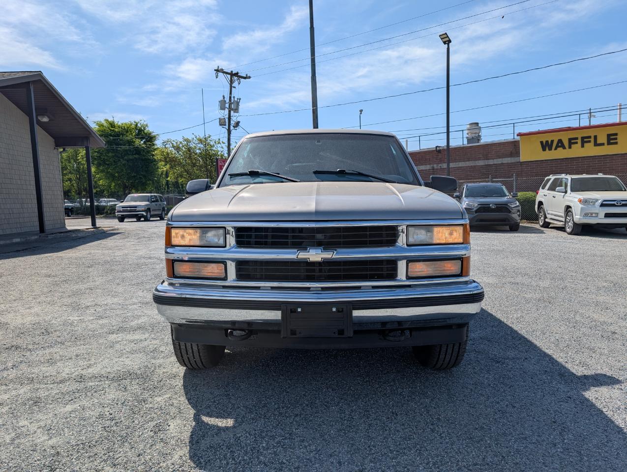 Chevrolet Suburban 1500 4WD 1999