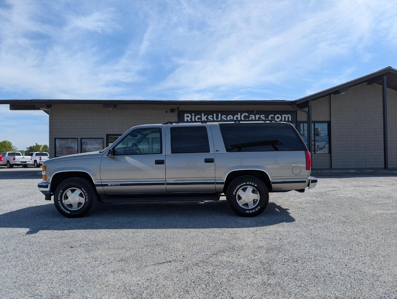 Chevrolet Suburban 1500 4WD 1999