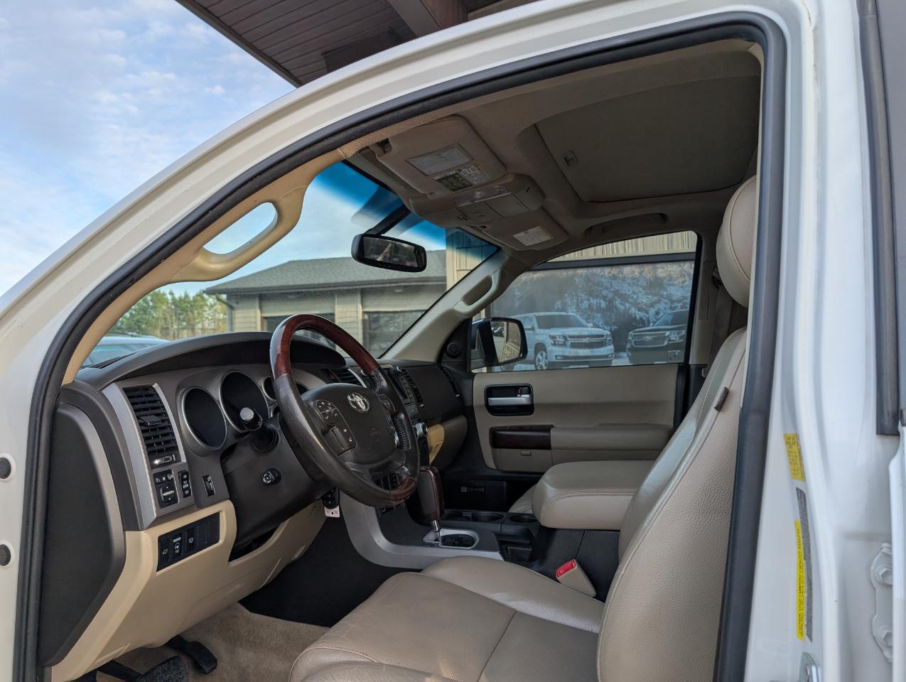 Toyota Sequoia Platinum 2011