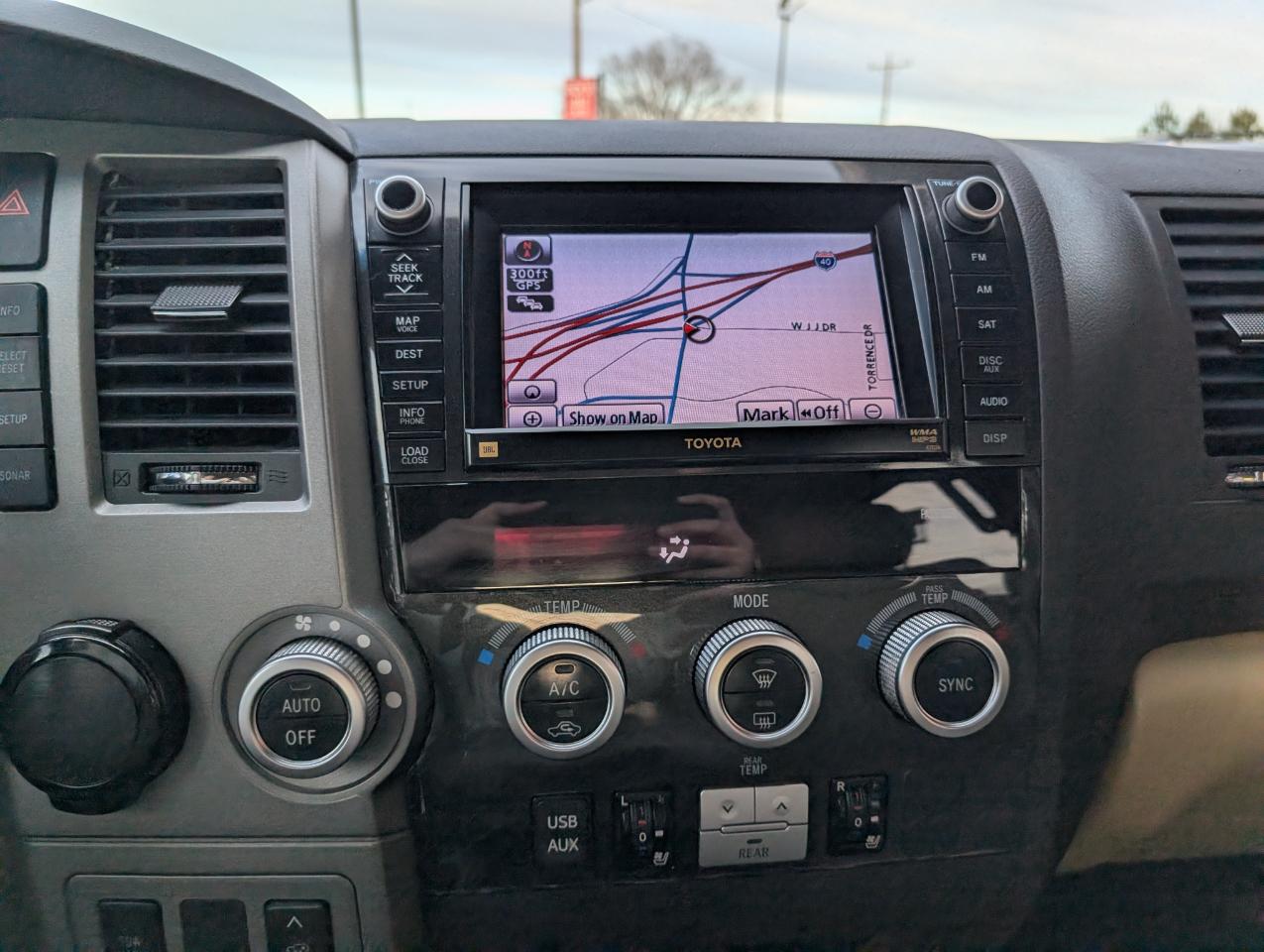 Toyota Sequoia Platinum 2011