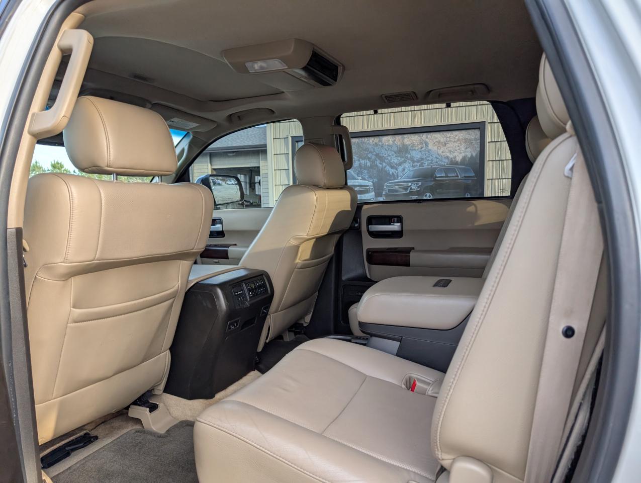 Toyota Sequoia Platinum 2011