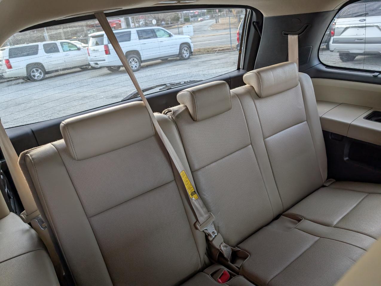 Toyota Sequoia Platinum 2011