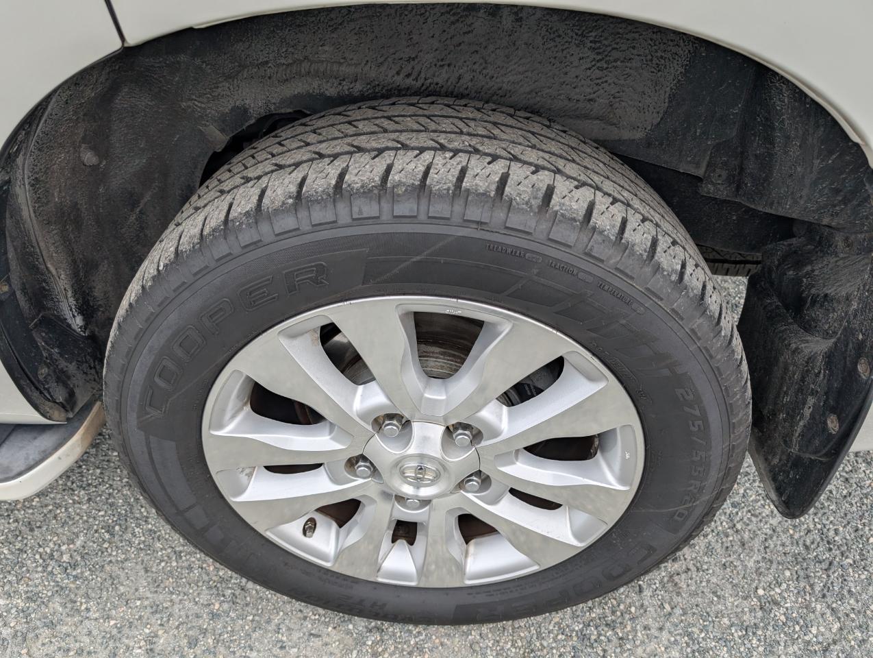 Toyota Sequoia Platinum 2011