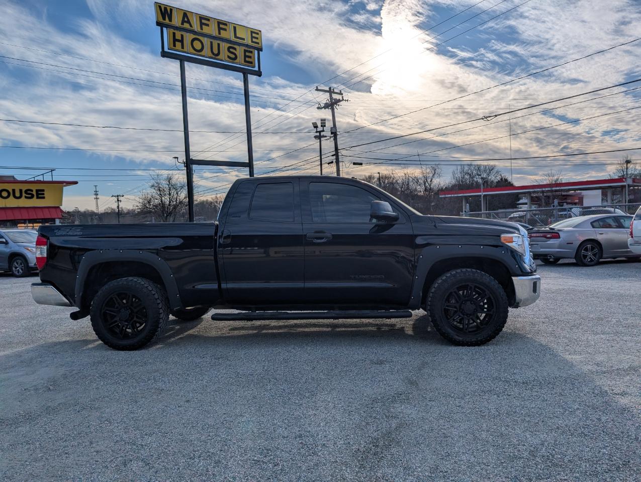 Toyota Tundra  2017