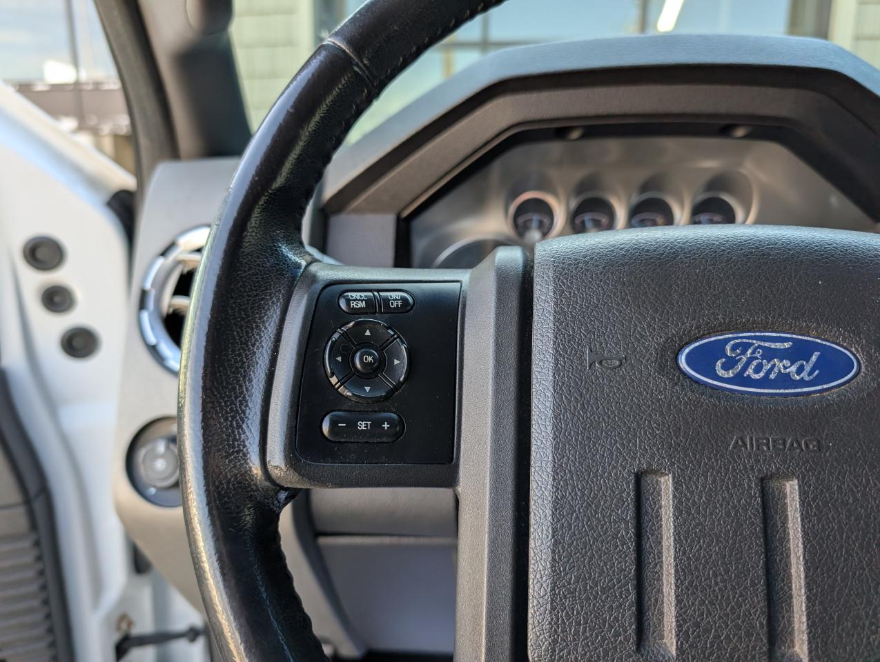 Ford Super Duty F-350 DRW  2012