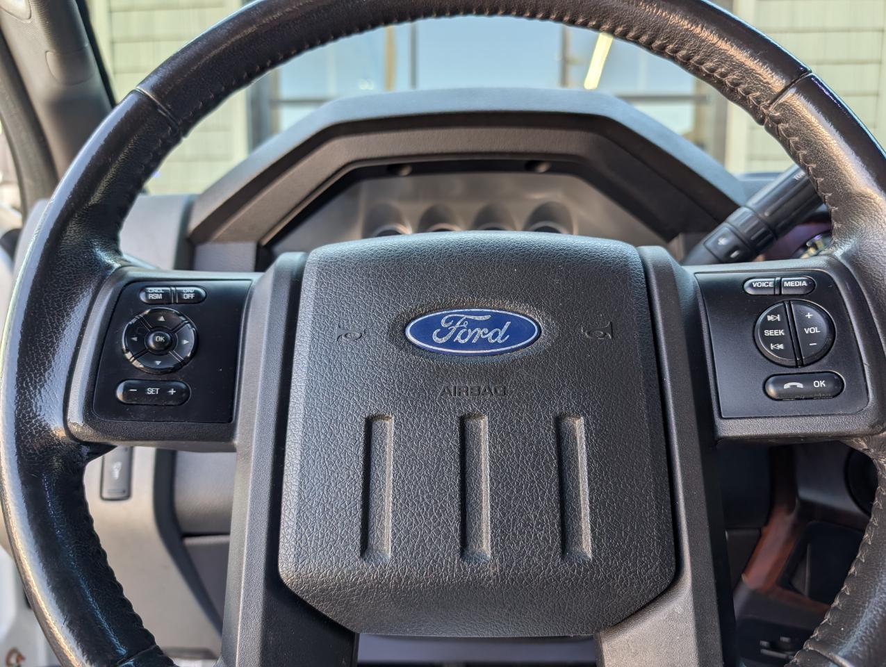 Ford Super Duty F-350 DRW  2012