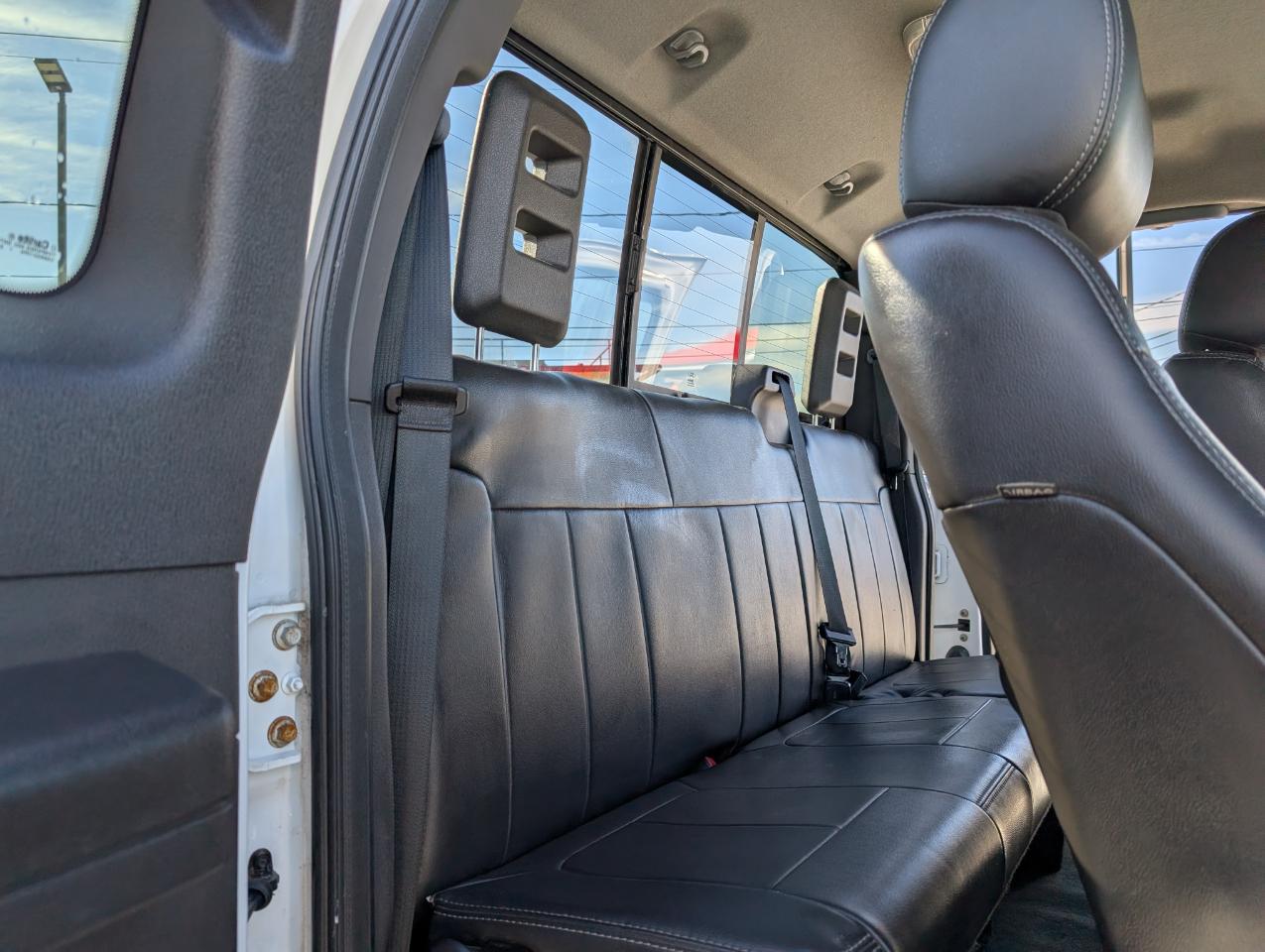 Ford Super Duty F-350 DRW  2012