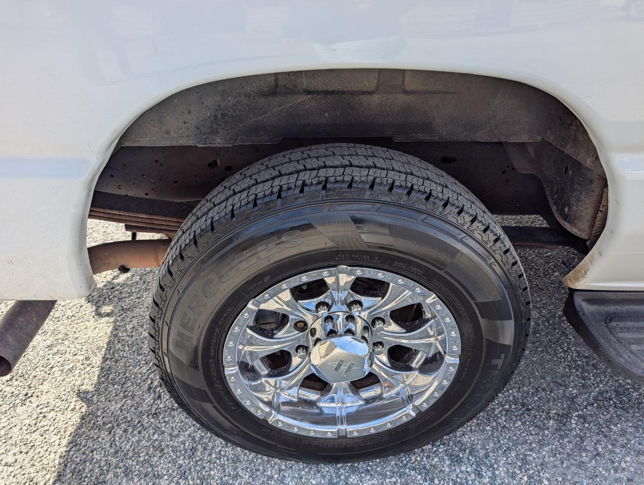 Ford Econoline Wagon E-350 XLT Super Duty 2011