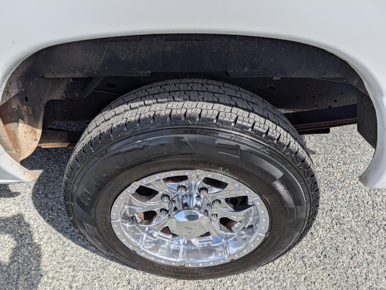 Ford Econoline Wagon E-350 XLT Super Duty 2011