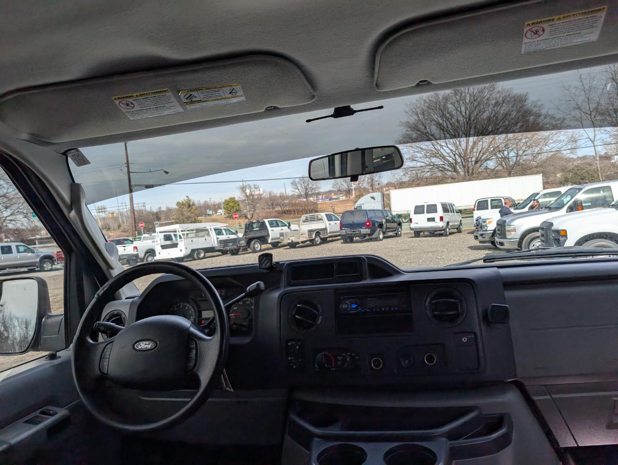 Ford Econoline Wagon E-350 XLT Super Duty 2011