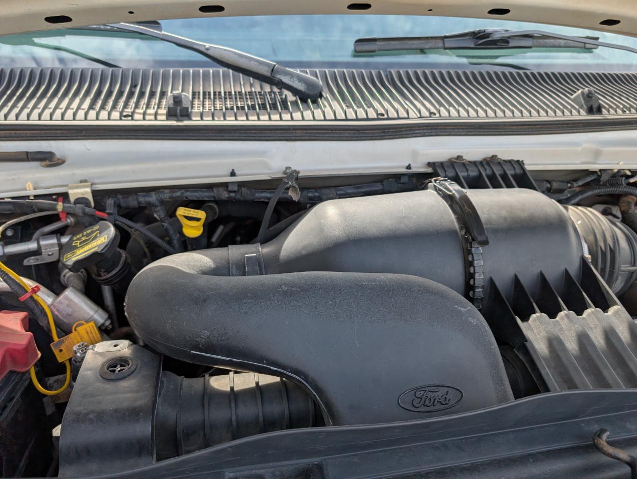 Ford Econoline Wagon E-350 XLT Super Duty 2011