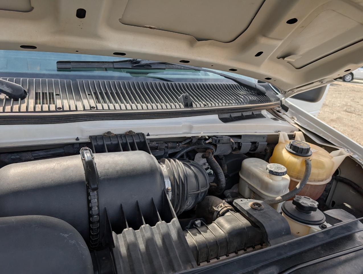 Ford Econoline Wagon E-350 XLT Super Duty 2011