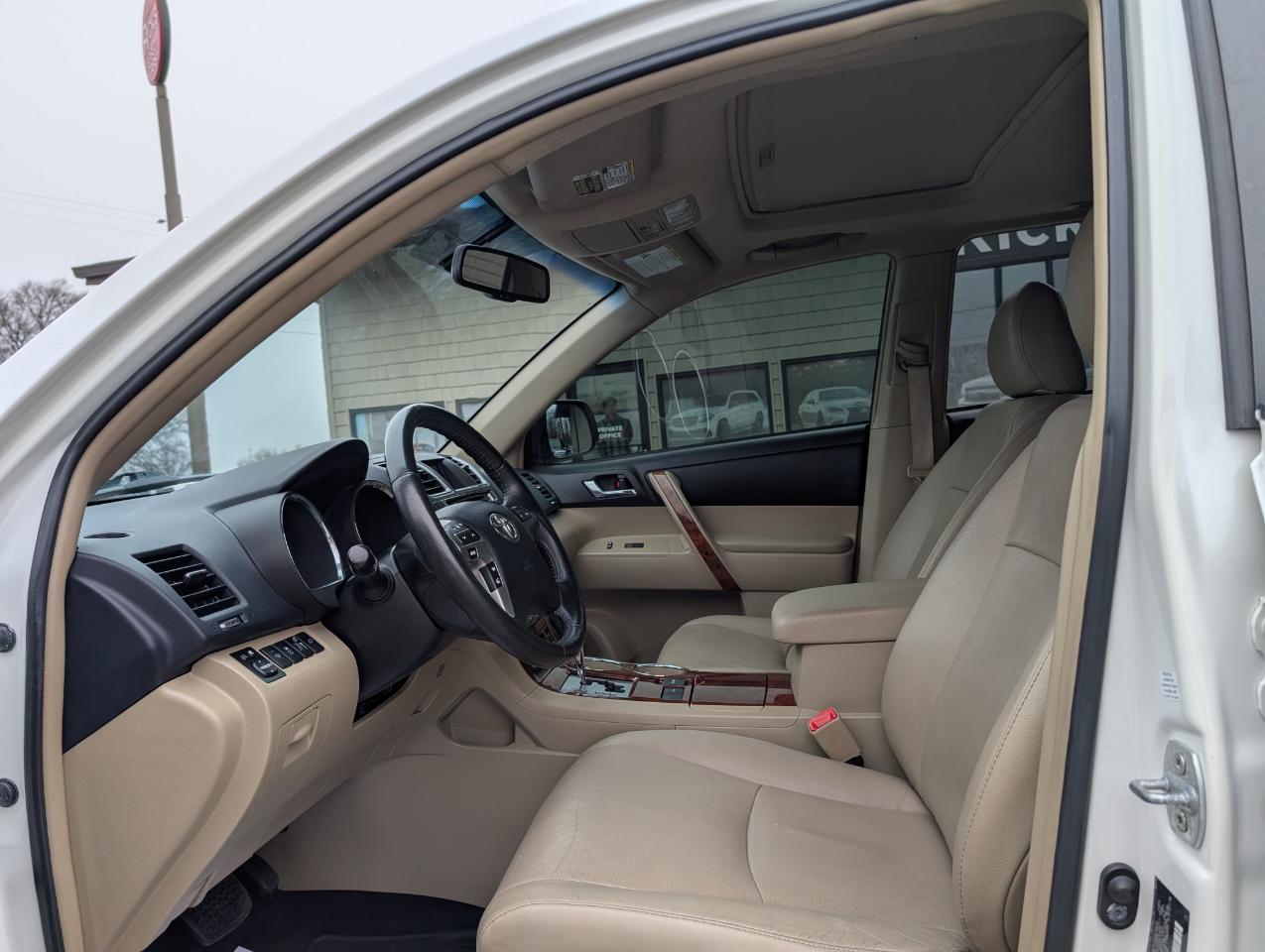 Toyota Highlander Limited 2013