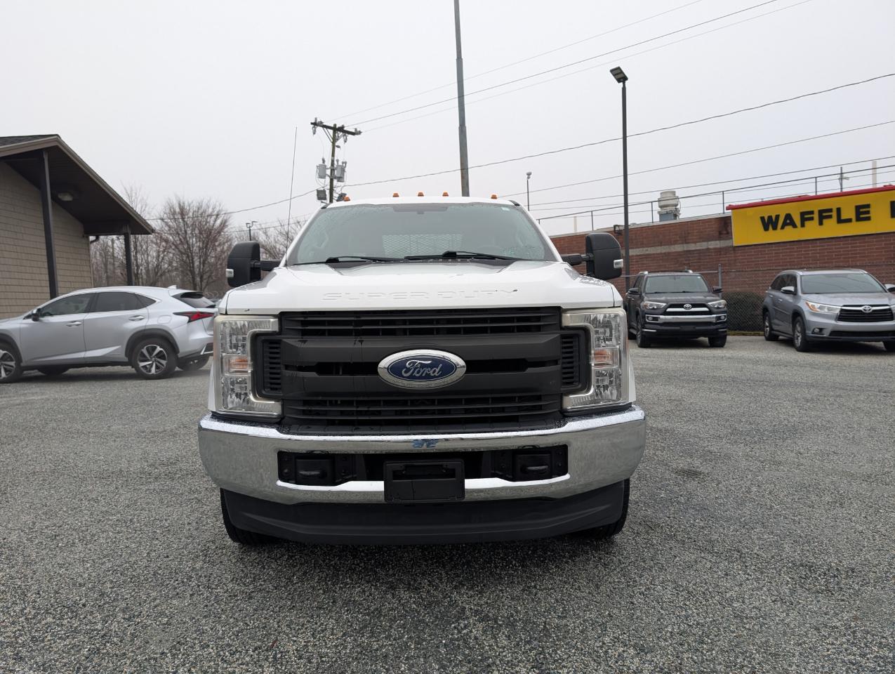Ford Super Duty F-350 DRW  2017