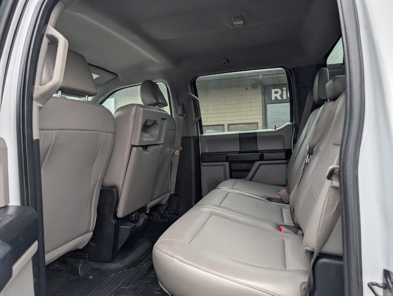 Ford Super Duty F-350 DRW  2017