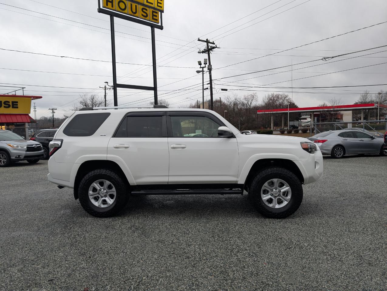 Toyota 4Runner SR5 4WD 2019
