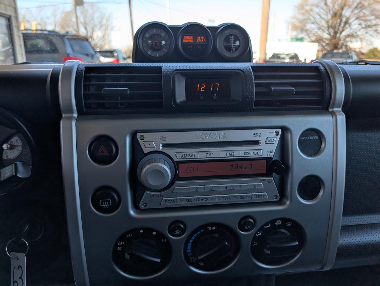 Toyota FJ Cruiser  2010