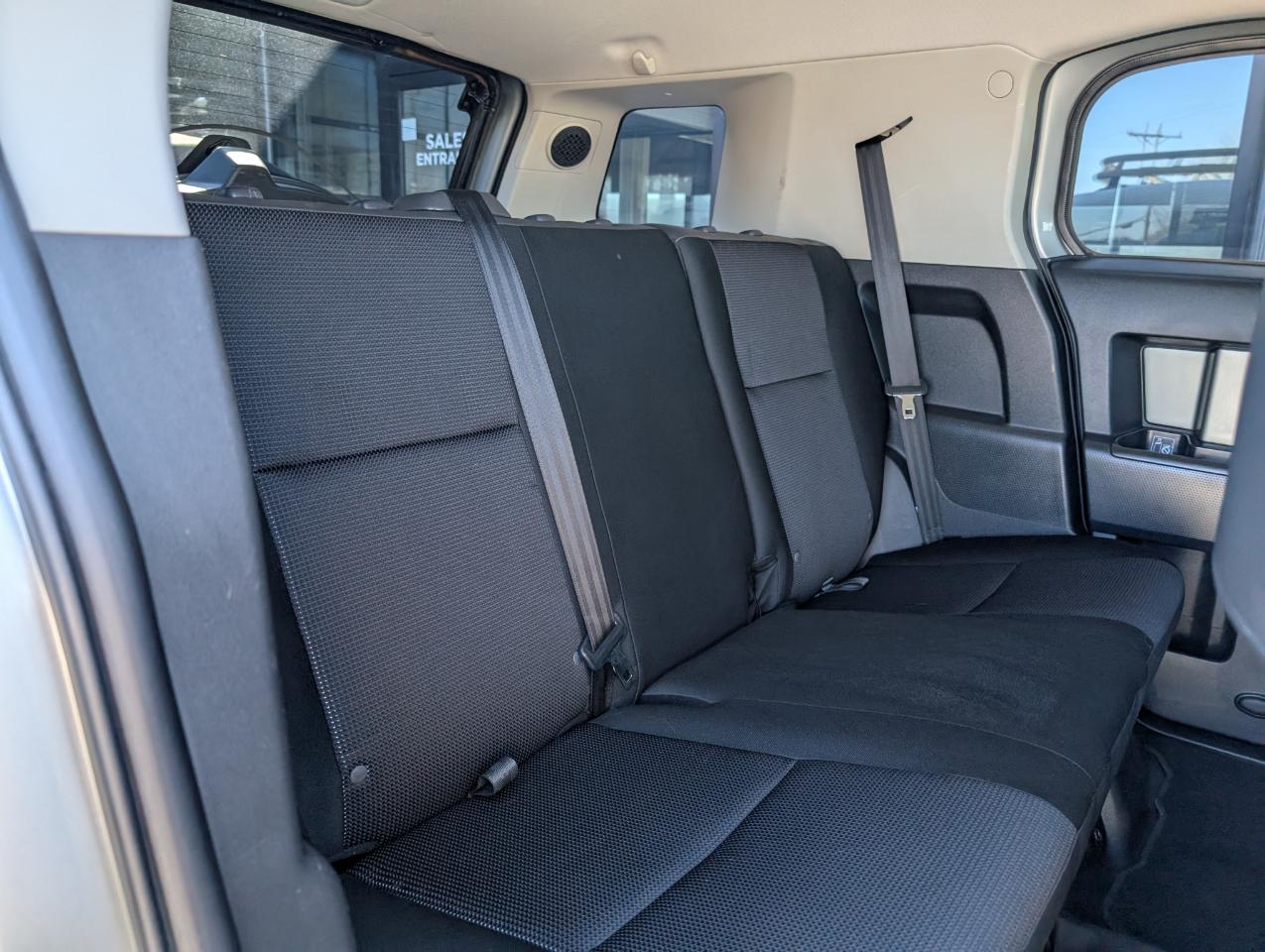 Toyota FJ Cruiser  2010