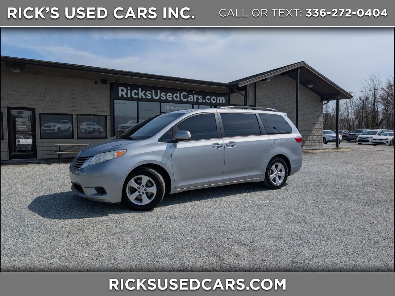 Toyota Sienna LE 8-Passenger 2016
