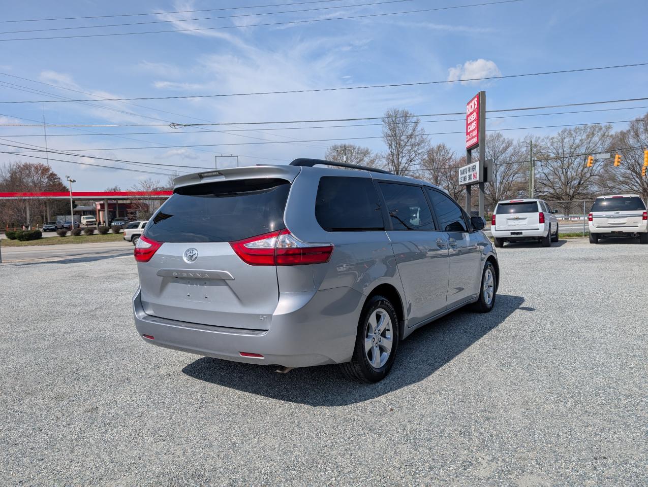 Toyota Sienna LE 8-Passenger 2016