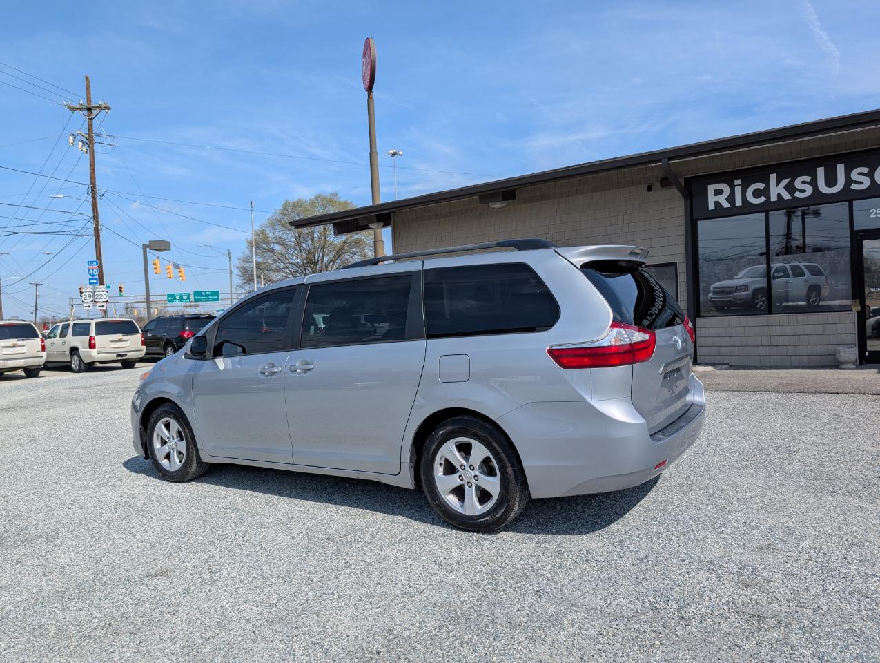 Toyota Sienna LE 8-Passenger 2016