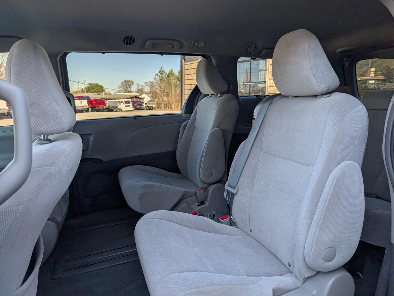 Toyota Sienna LE 8-Passenger 2016