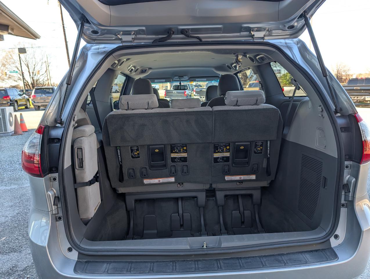 Toyota Sienna LE 8-Passenger 2016
