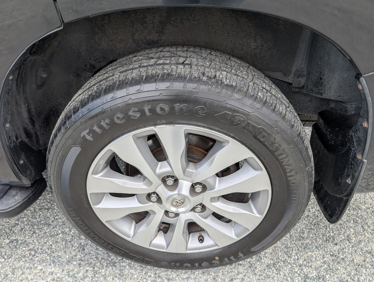 Toyota Sequoia SR5 2016