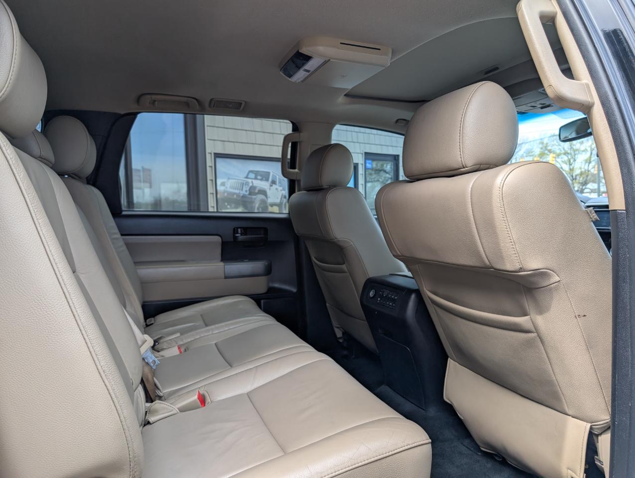Toyota Sequoia SR5 2016