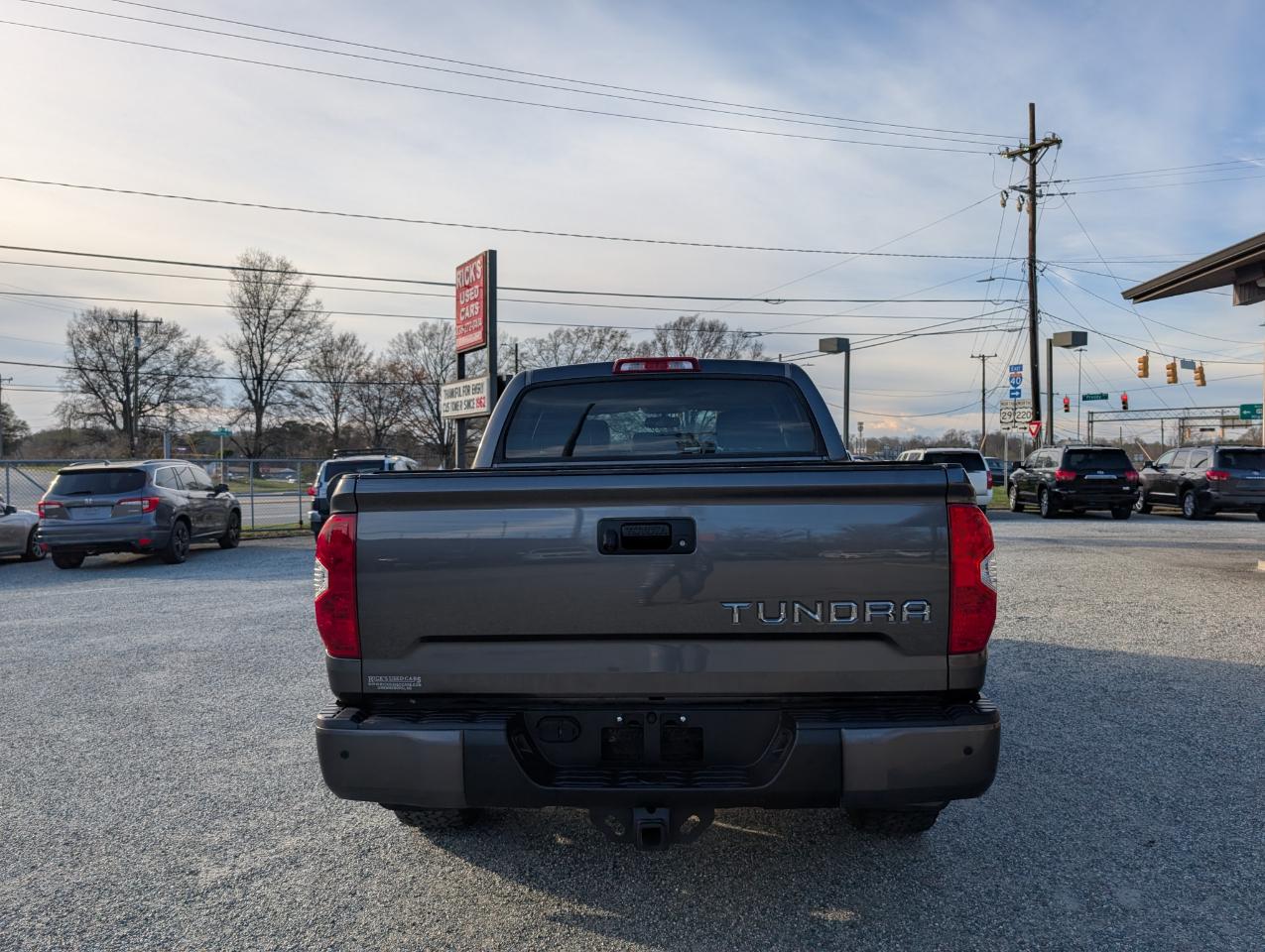 Toyota Tundra  2016