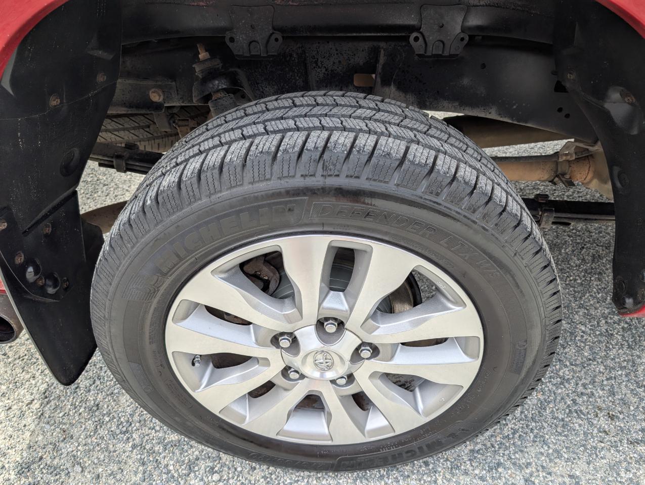 Toyota Tundra Limited CrewMax 4WD 2011