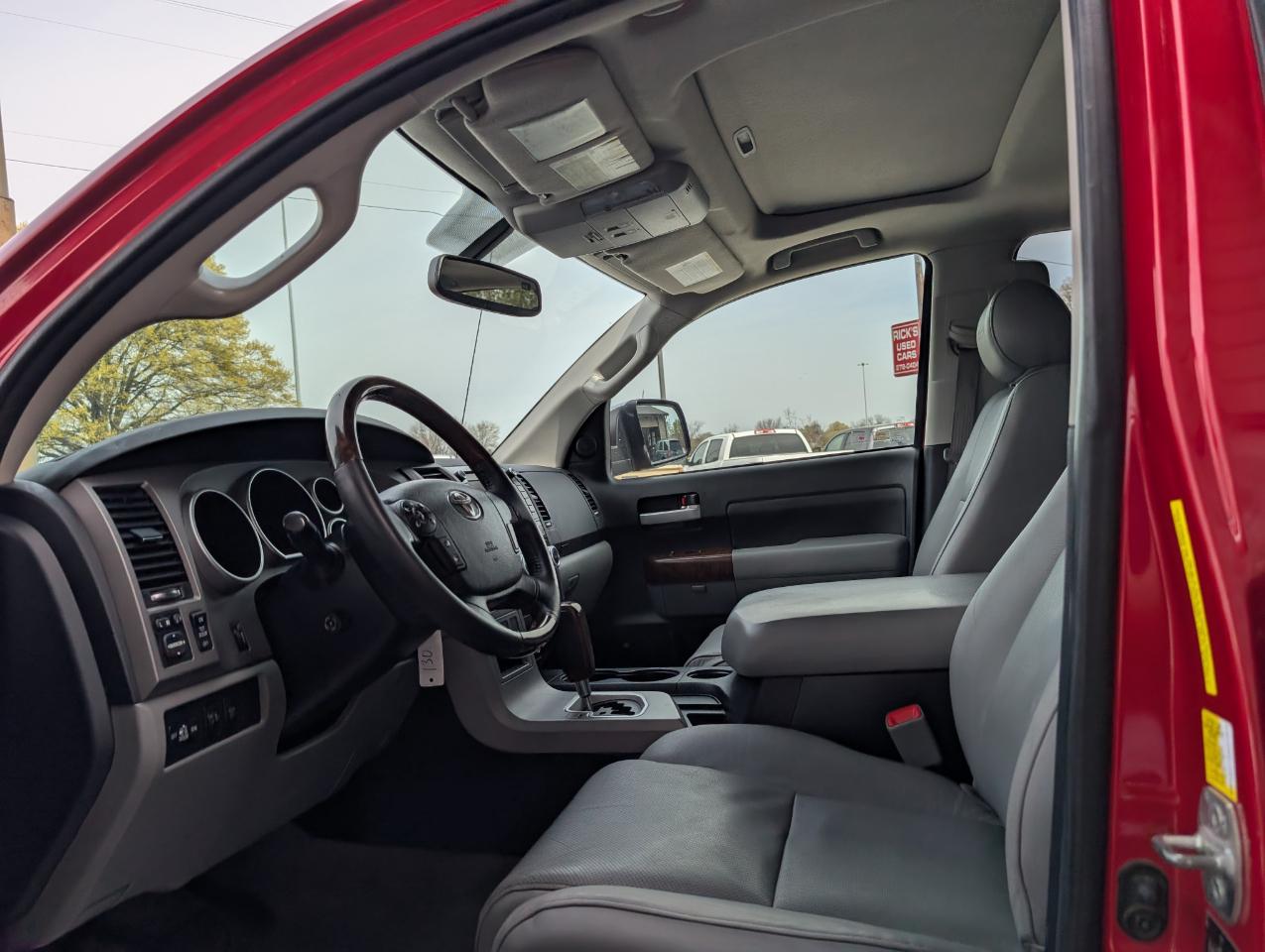 Toyota Tundra Limited CrewMax 4WD 2011