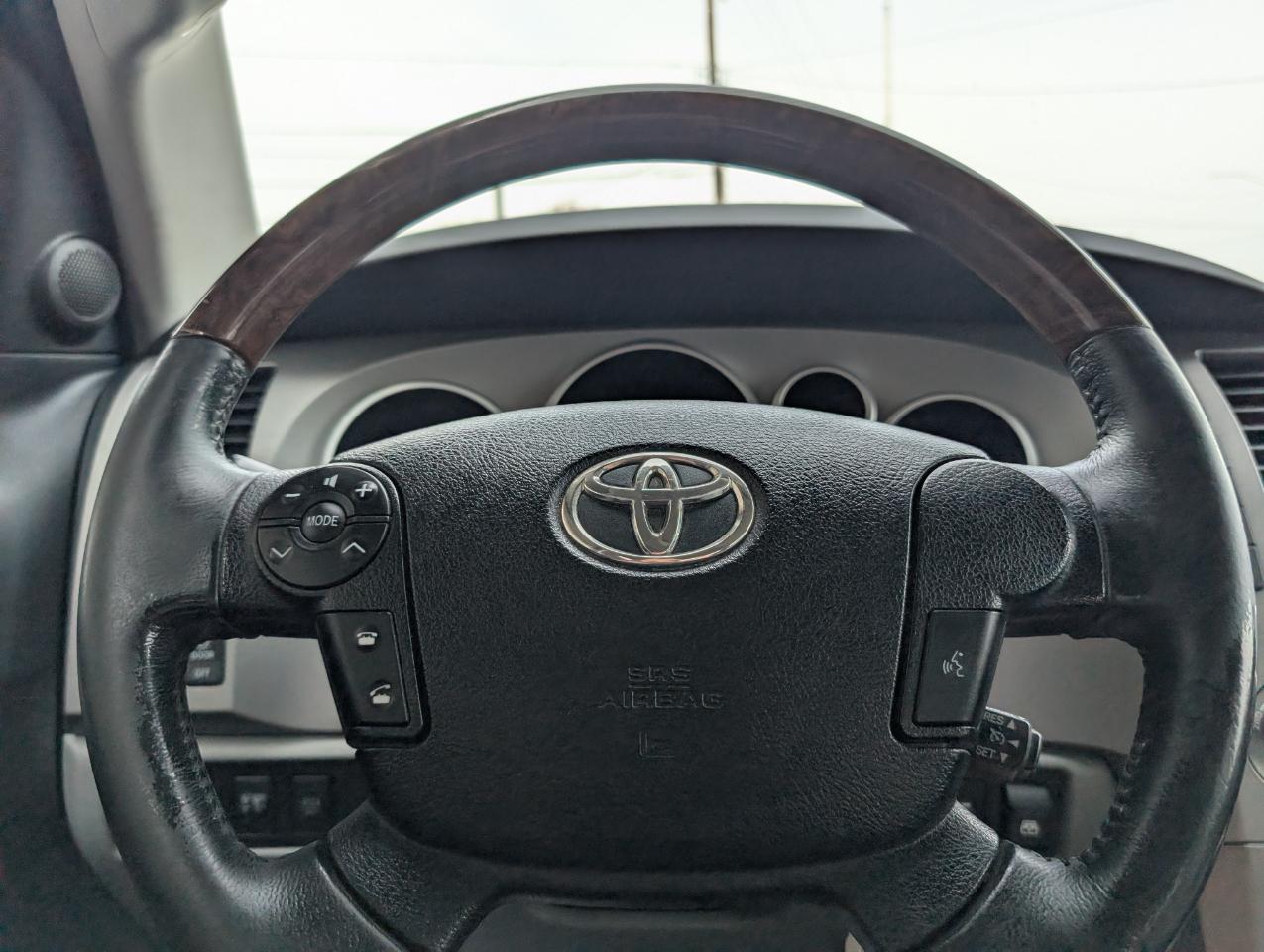 Toyota Tundra Limited CrewMax 4WD 2011