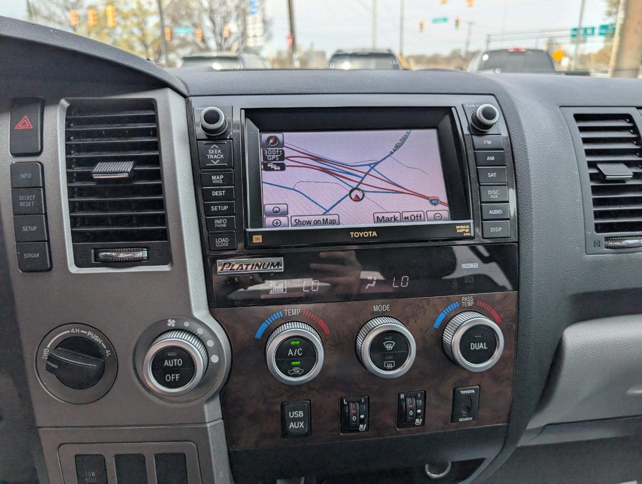 Toyota Tundra Limited CrewMax 4WD 2011