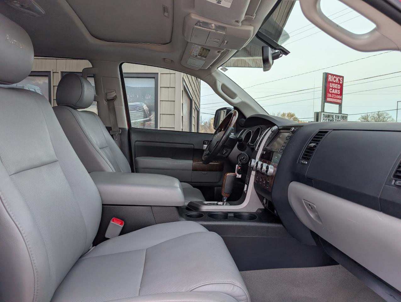 Toyota Tundra Limited CrewMax 4WD 2011