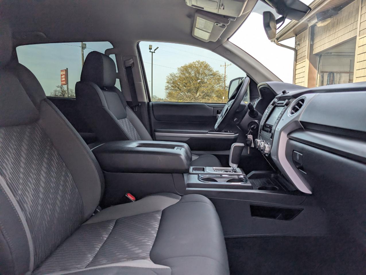 Toyota Tundra SR5 CrewMax 4WD 2018