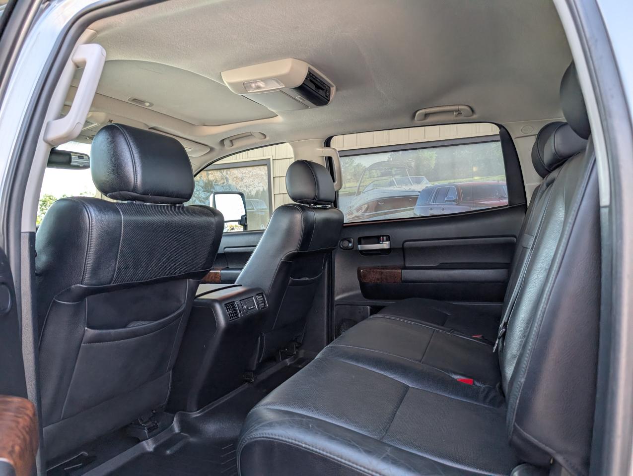 Toyota Tundra Limited CrewMax 4WD 2010