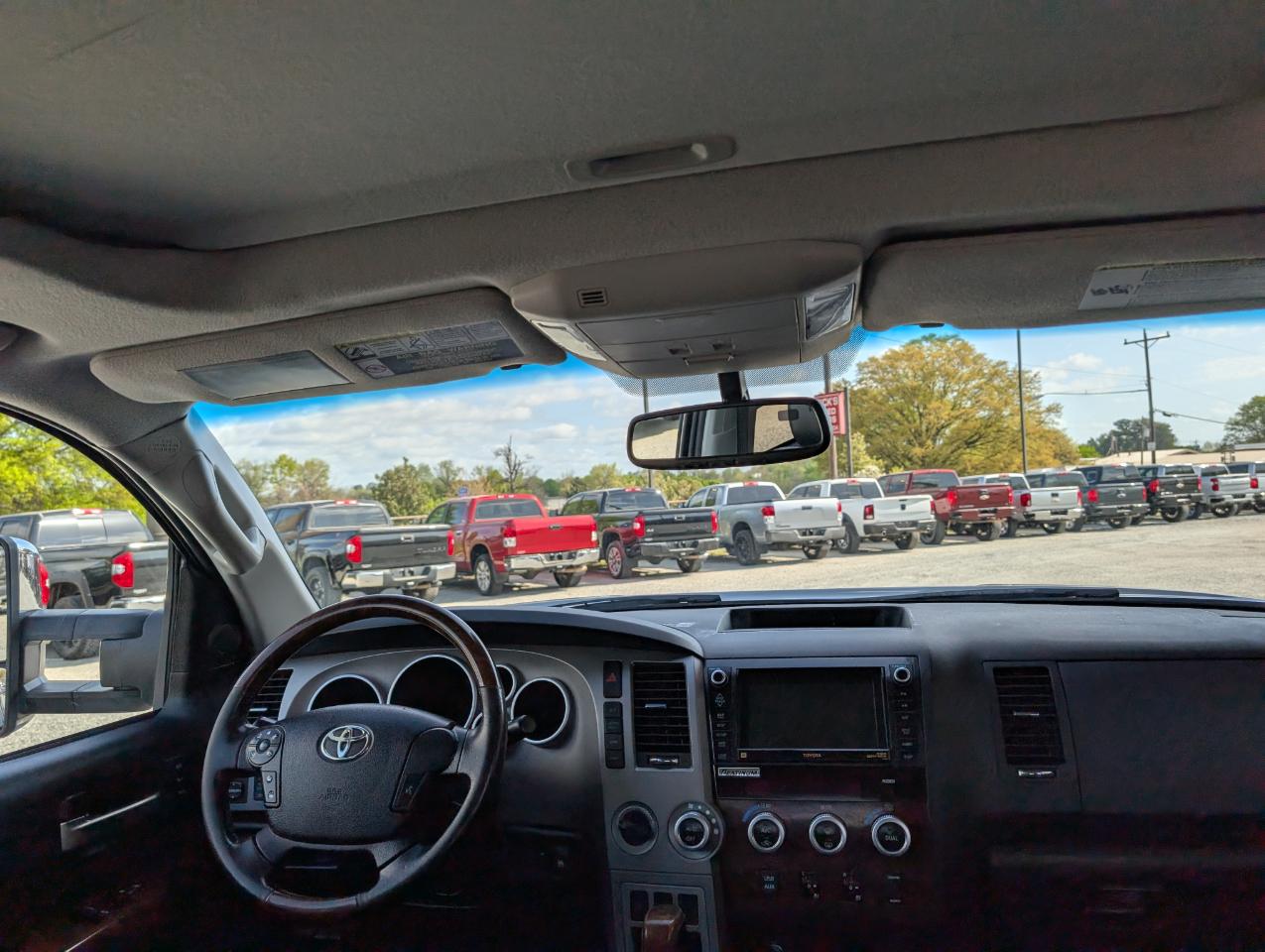 Toyota Tundra Limited CrewMax 4WD 2010