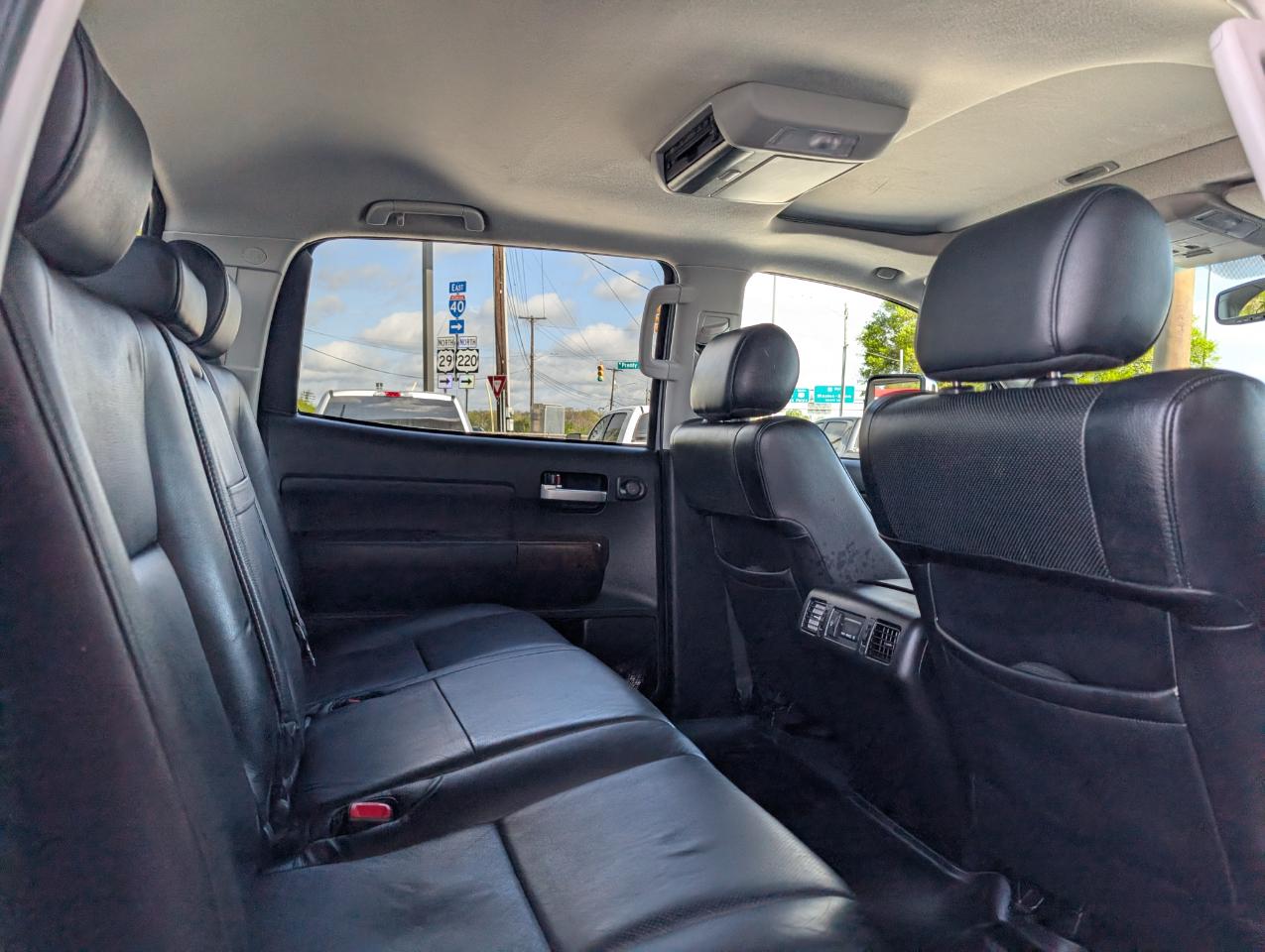 Toyota Tundra Limited CrewMax 4WD 2010