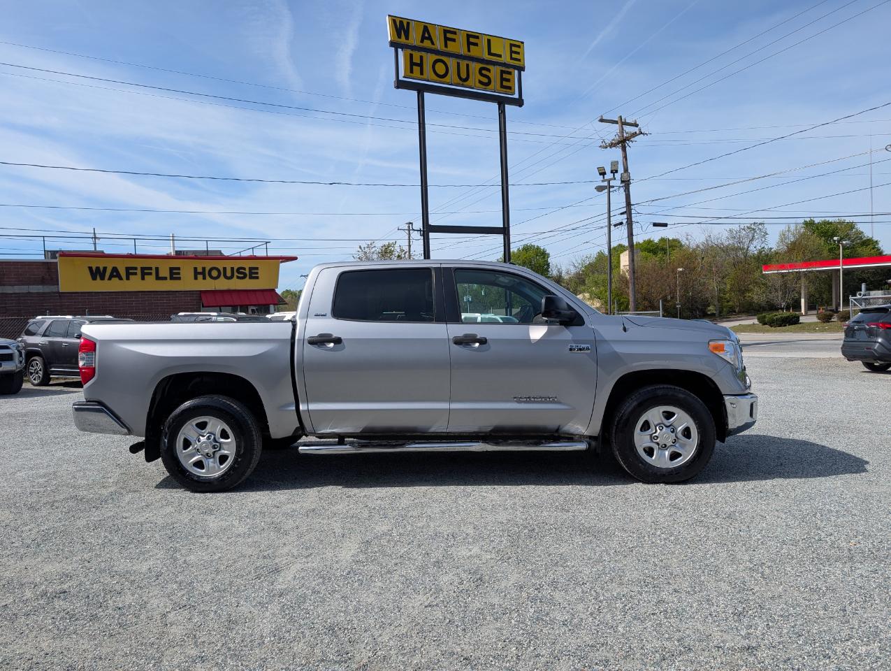 Toyota Tundra  2017