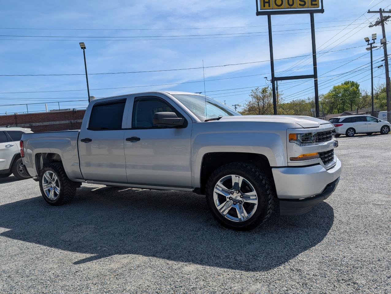 Chevrolet Silverado 1500 Custom Crew Cab 4WD 2018