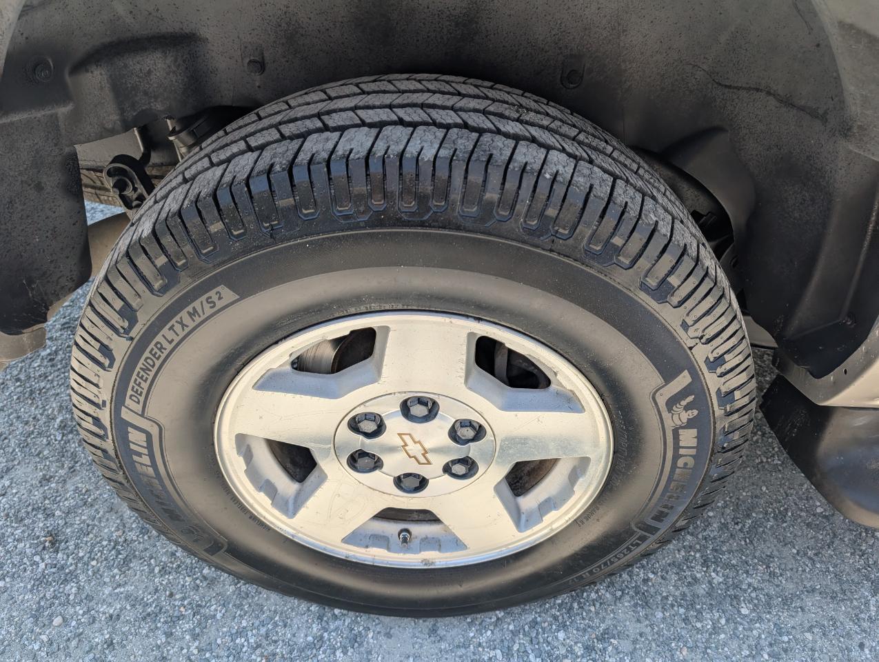 Chevrolet Suburban  2004